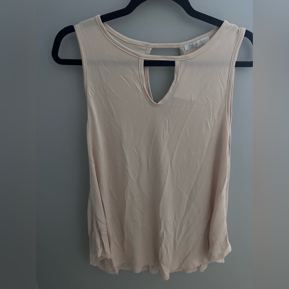 Tan Tank